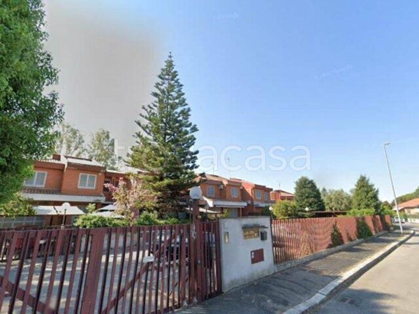 casa indipendente in vendita a Roma in zona Colle del Sole