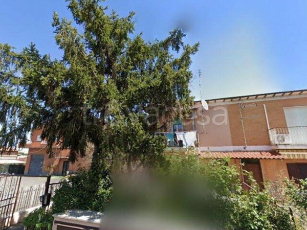 appartamento in vendita a Roma in zona Finocchio