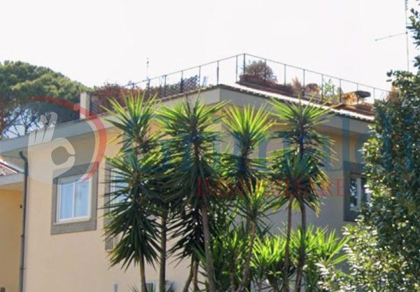 casa indipendente in vendita a Roma in zona Casal Palocco