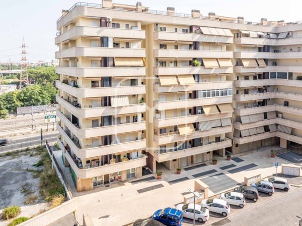 appartamento in vendita a Roma in zona Appio Claudio