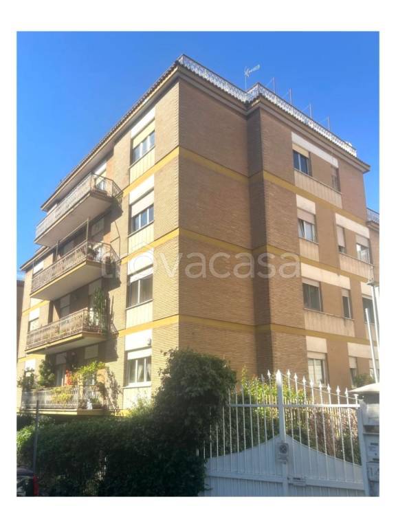 appartamento in vendita a Roma in zona Aurelio