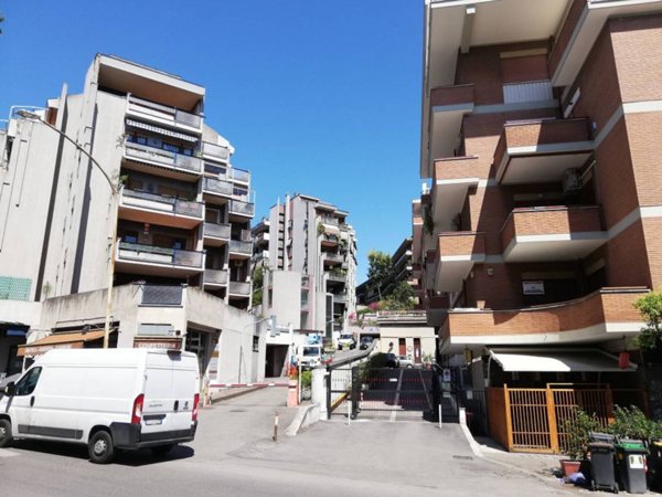 appartamento in vendita a Roma in zona Ardeatino