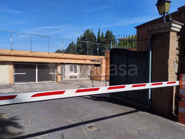 locale di sgombero in vendita a Roma in zona Gianicolense