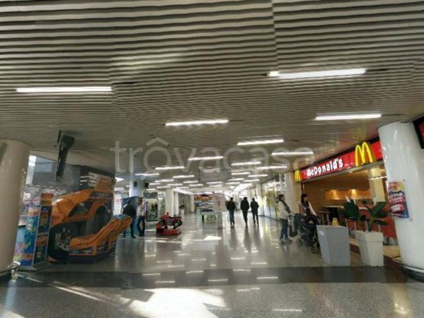 negozio in vendita a Roma in zona Ardeatino