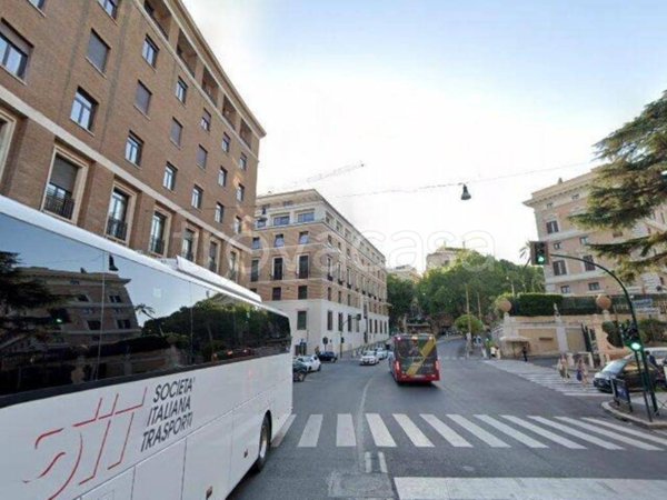 negozio in vendita a Roma in zona Tor di Quinto