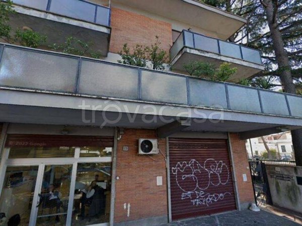 negozio in vendita a Roma in zona Appio Claudio