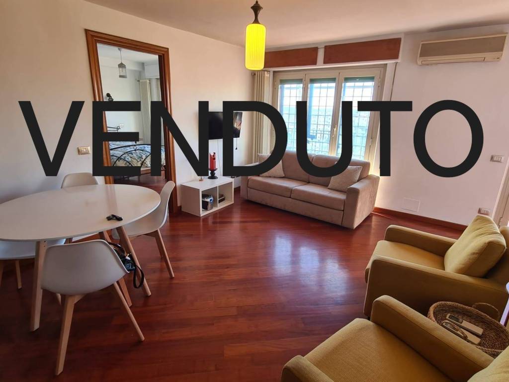 appartamento in vendita a Roma in zona Appio Latino