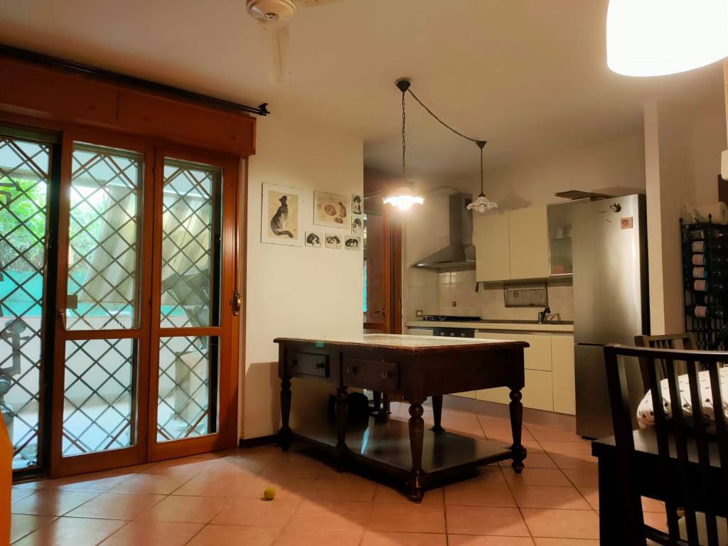 appartamento in vendita a Roma in zona Fonte Laurentina