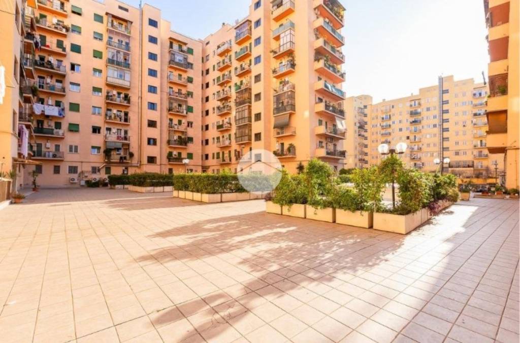 appartamento in vendita a Roma in zona Ostiense