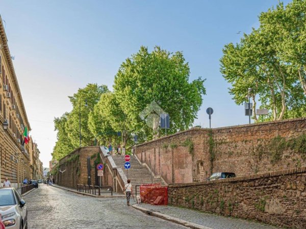 appartamento in vendita a Roma in zona Trastevere