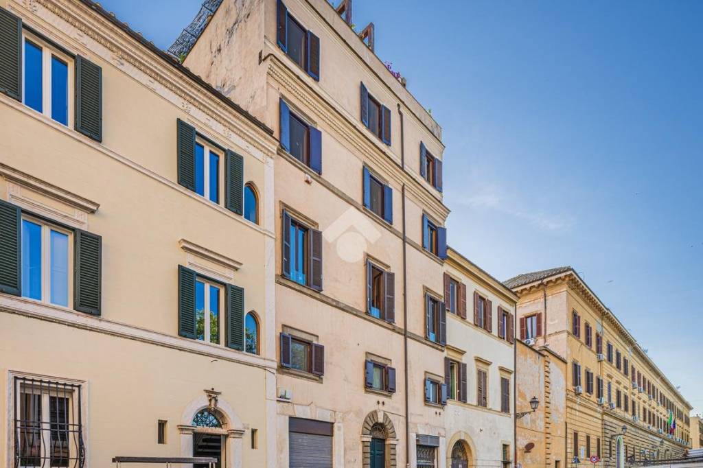 appartamento in vendita a Roma in zona Trastevere