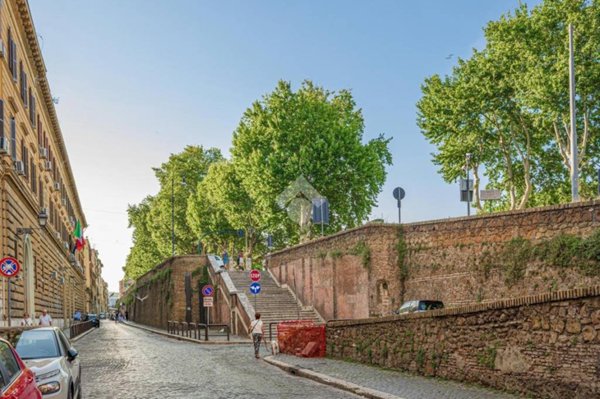 appartamento in vendita a Roma in zona Trastevere