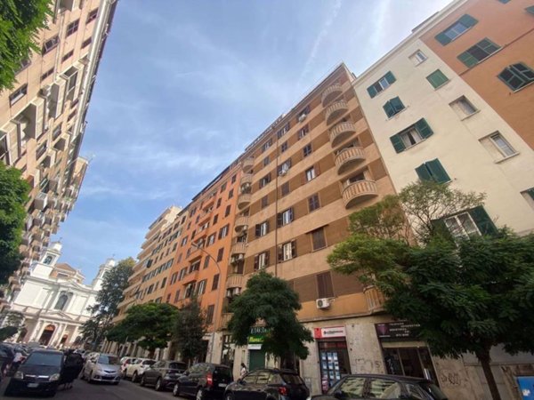 locale di sgombero in vendita a Roma in zona Appio Latino