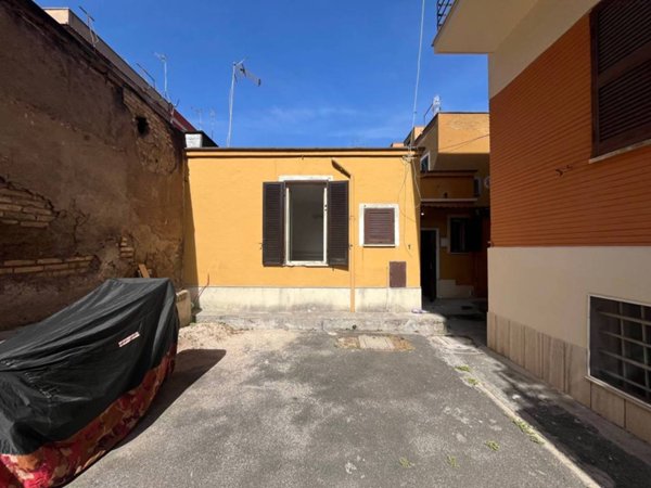appartamento in vendita a Roma in zona Prenestino-Centocelle