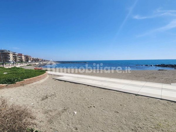 appartamento in vendita a Roma in zona Ostia