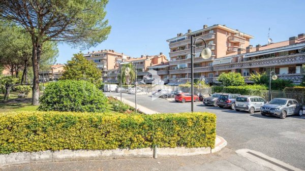 appartamento in vendita a Roma in zona Ostiense