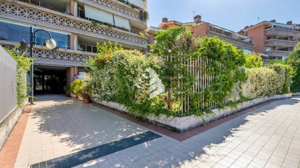 appartamento in vendita a Roma in zona Ostiense
