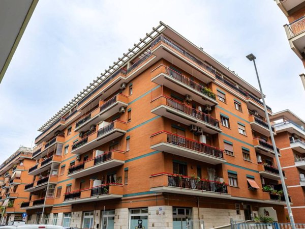 appartamento in vendita a Roma in zona Ostia