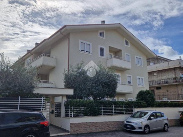 appartamento in vendita a Roma in zona Romanina