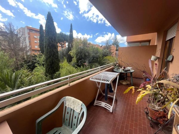 appartamento in vendita a Roma in zona Giuliano Dalmata