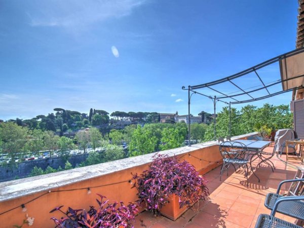 appartamento in vendita a Roma in zona Trastevere