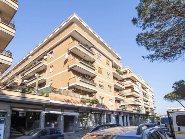 appartamento in vendita a Roma in zona Ostia