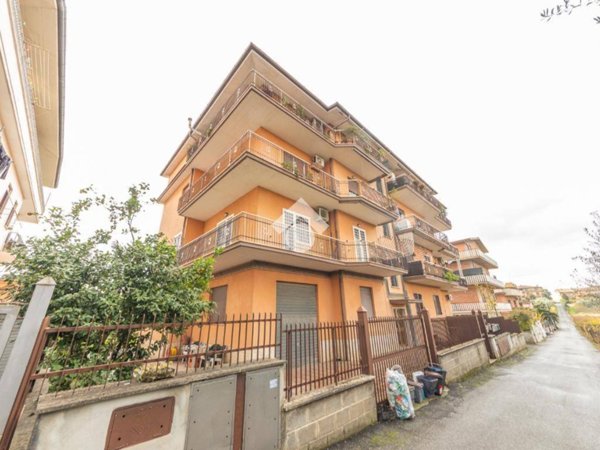 appartamento in vendita a Roma in zona Borghesiana