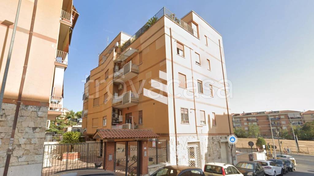 appartamento in vendita a Roma in zona Alessandrino