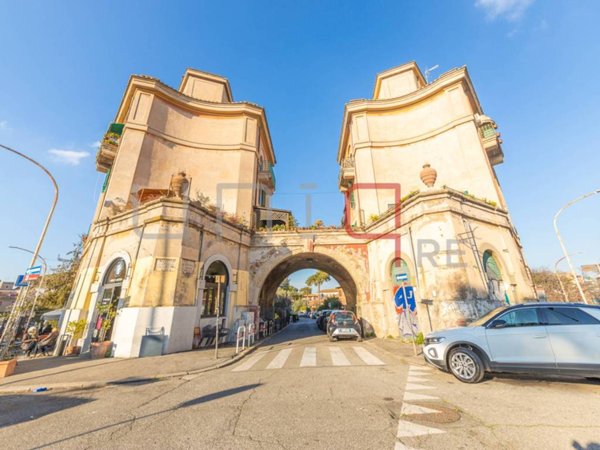appartamento in vendita a Roma in zona Ostiense