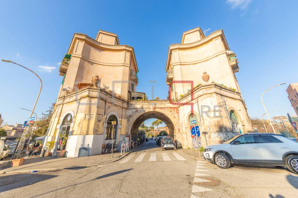 appartamento in vendita a Roma in zona Ostiense