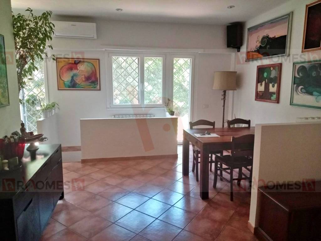 appartamento in vendita a Roma in zona Appio Claudio