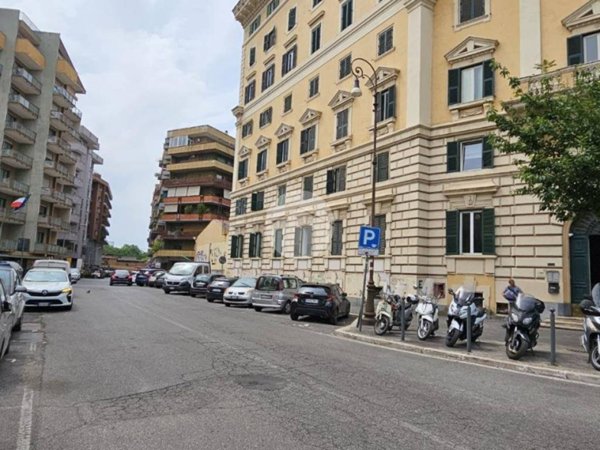 appartamento in vendita a Roma in zona Trastevere