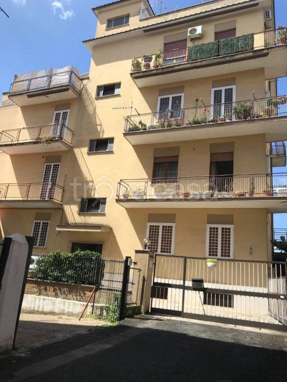 appartamento in vendita a Roma in zona Torre Maura