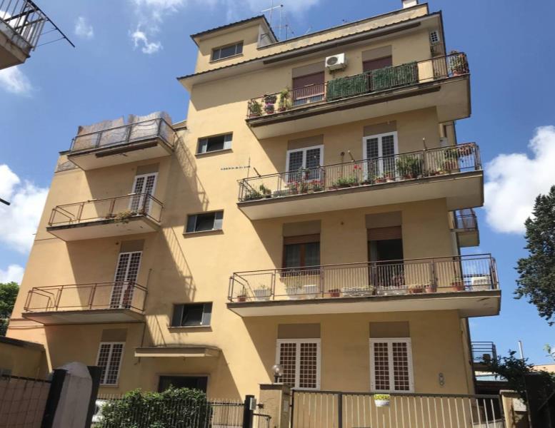 appartamento in vendita a Roma in zona Torre Maura