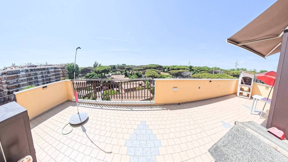 appartamento in vendita a Roma in zona Ostia