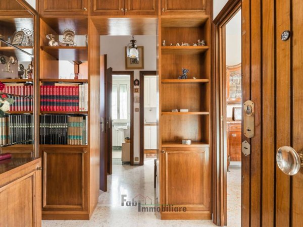 appartamento in vendita a Roma in zona Ardeatino