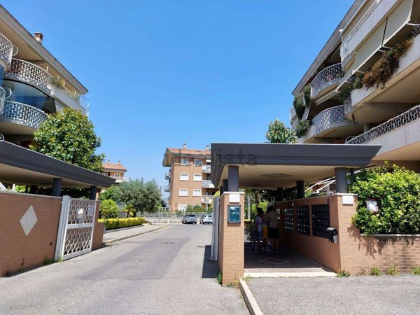 appartamento in vendita a Roma in zona EUR