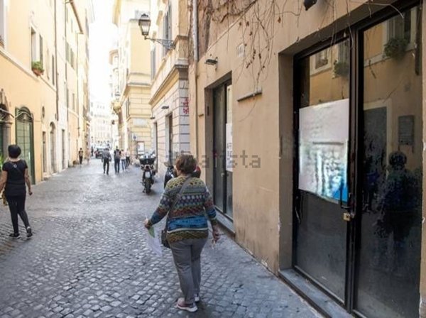 locale commerciale in vendita a Roma in zona Campo Marzio