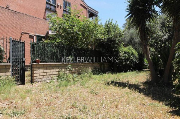 appartamento in vendita a Roma in zona Ostiense