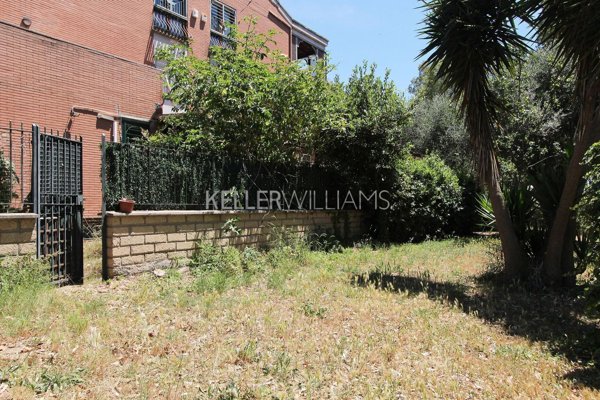 appartamento in vendita a Roma in zona Ostiense