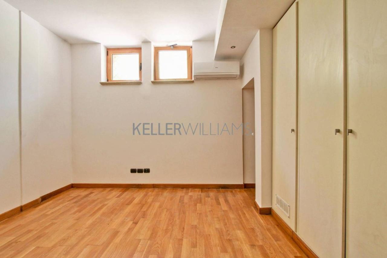 appartamento in vendita a Roma in zona Ostiense