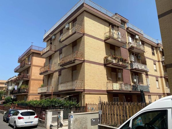 appartamento in vendita a Roma in zona Torre Maura