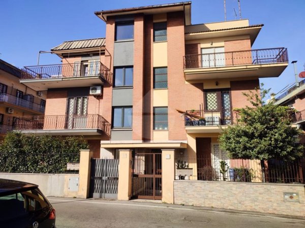 appartamento in vendita a Roma in zona Tor Bella Monaca
