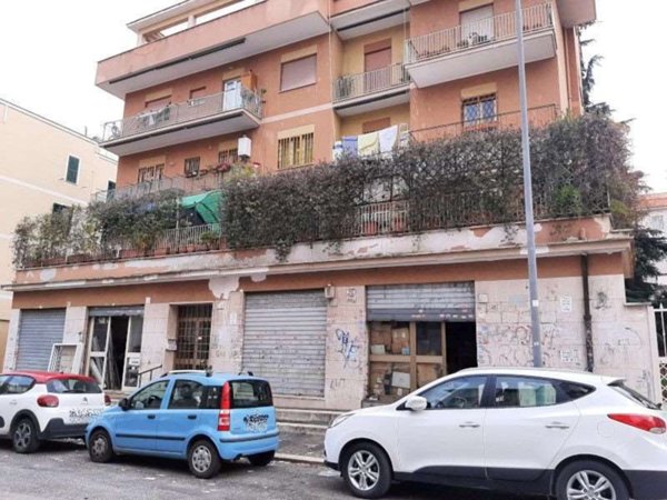 trivano in vendita a Roma in zona Prenestino-Centocelle