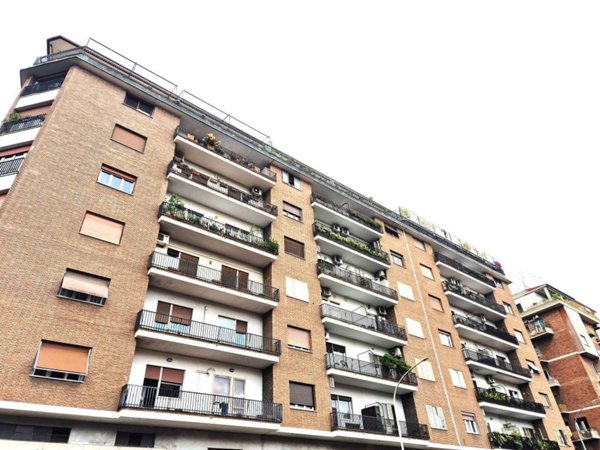 appartamento in vendita a Roma in zona Prenestino-Labicano