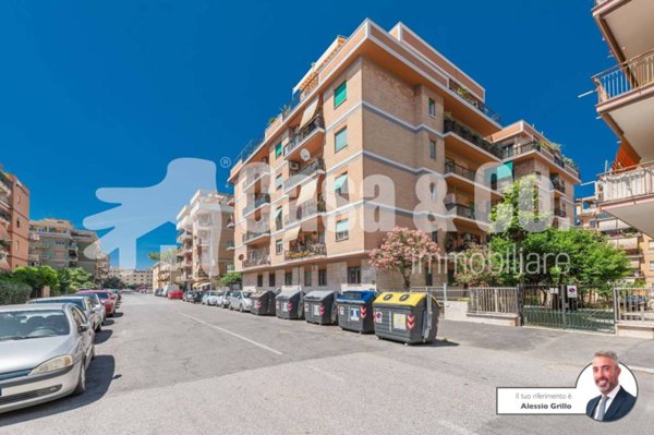 appartamento in vendita a Roma in zona Ostia