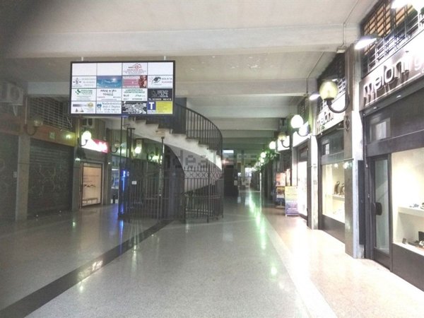 negozio in vendita a Roma in zona Don Bosco