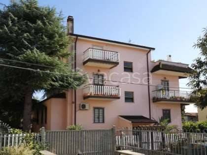 casa indipendente in vendita a Roma in zona Finocchio