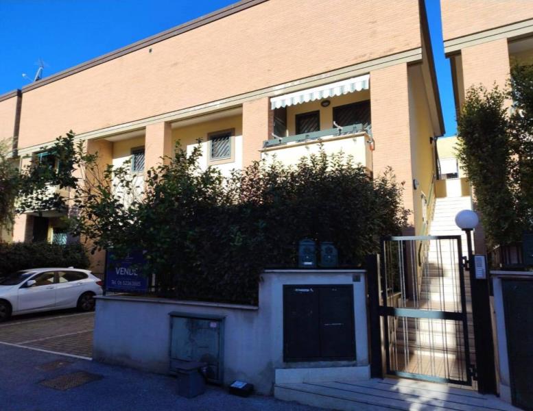 appartamento in vendita a Roma in zona Acilia