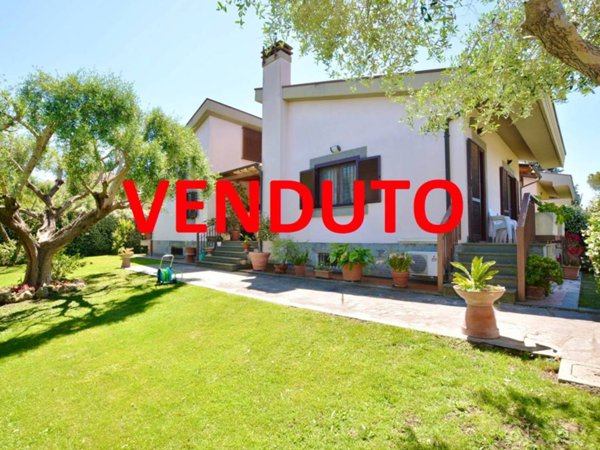 casa indipendente in vendita a Roma in zona Spinaceto